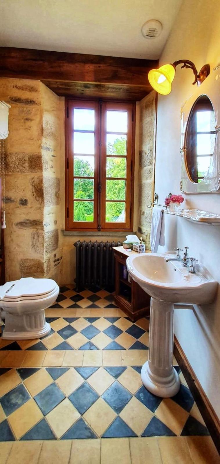 Chateau Isigny, Ideal Pour Les Familles Avec Enfants Et Les Animaux De Compagnie, Situe A Proximite Du Mont Saint-Michel Экстерьер фото